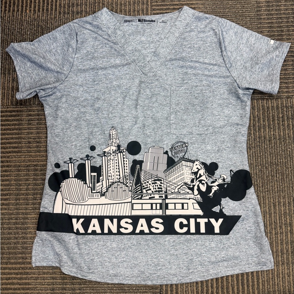 EUC TiScrubs Womens Gray Kansas City Skyline Graphic Sz XL